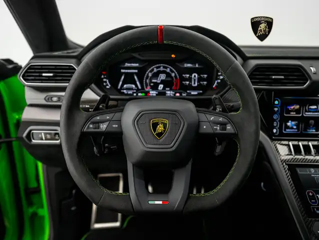 Lamborghini Urus view 12