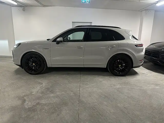 Porsche Cayenne III E-Hybrid PHEV 21,8 kWh Aut. Ansicht 2