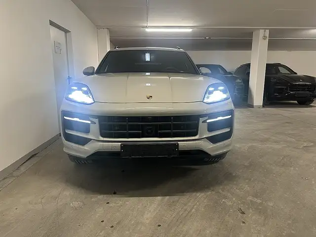 Porsche Cayenne III E-Hybrid PHEV 21,8 kWh Aut. Ansicht 3