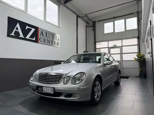Mercedes-Benz E 240 Lim. Elegance Automatik/Xenon/1.Hand/Navi