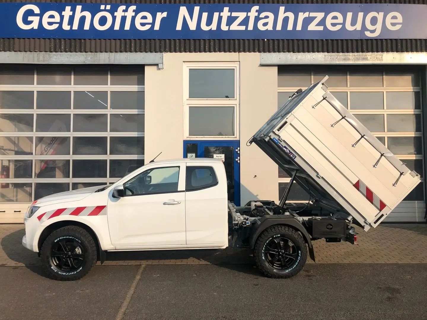 Isuzu D-Max Space Cab LS AT + Kipper + Navi + SOFORT + Blanco - 2