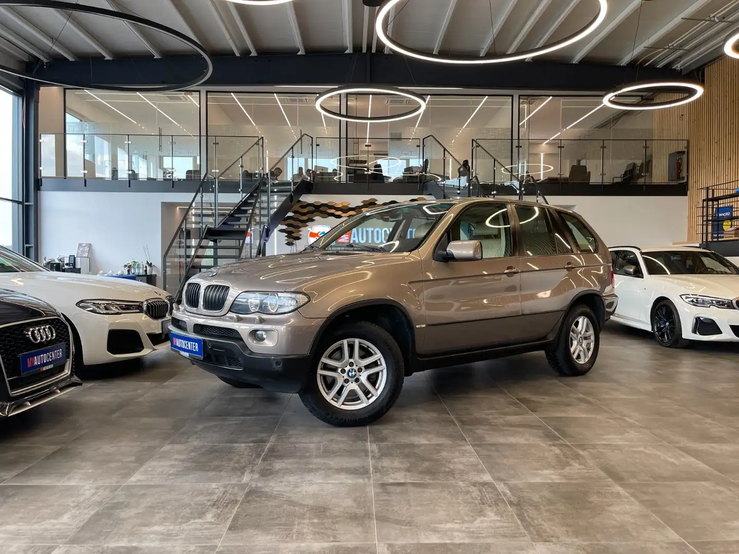 BMW X5 Baureihe X5 3.0d *LEDER*NAVI*PDC*TEMPOMAT*AHK Beige - 1