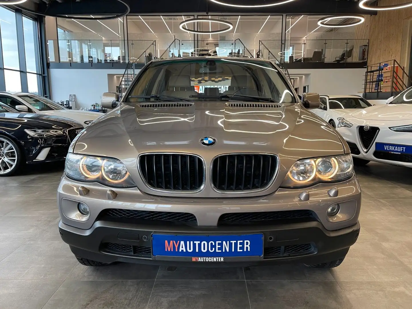 BMW X5 Baureihe X5 3.0d *LEDER*NAVI*PDC*TEMPOMAT*AHK Beige - 2