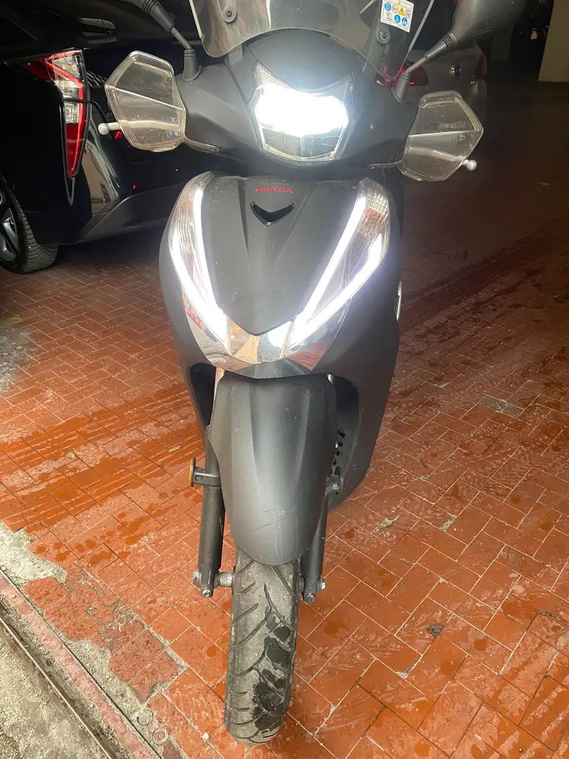 Honda SH 300 Sport abs crna - 2