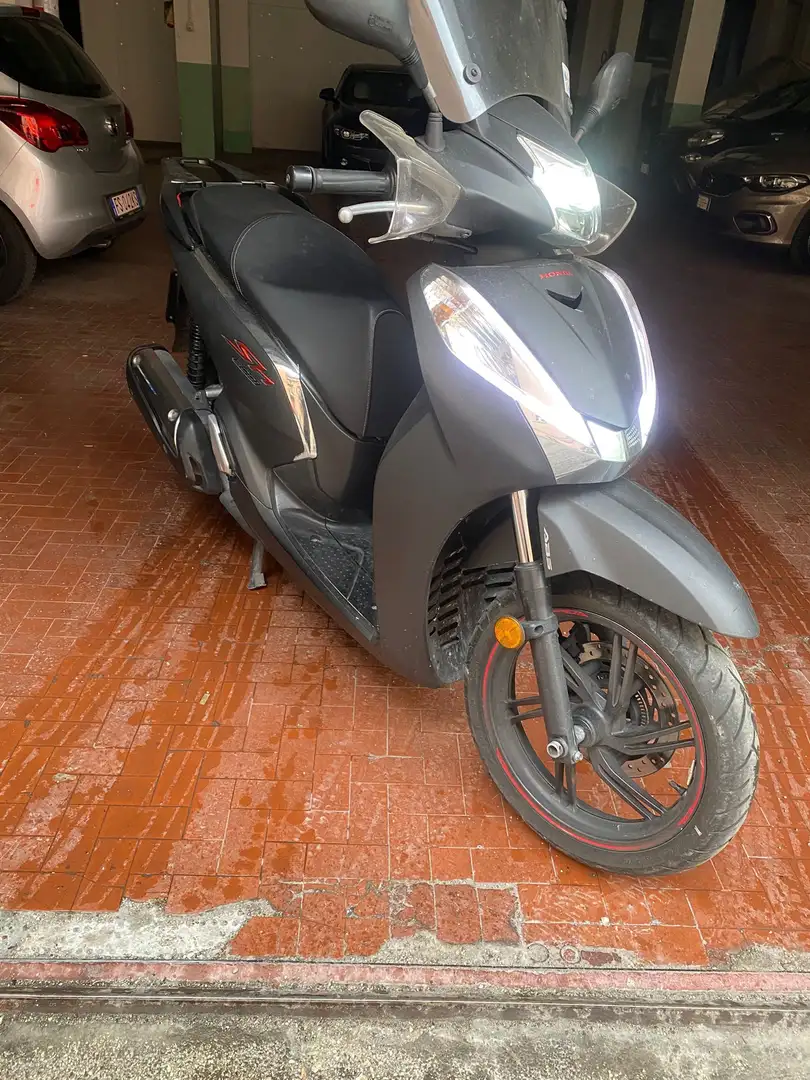 Honda SH 300 Sport abs crna - 1
