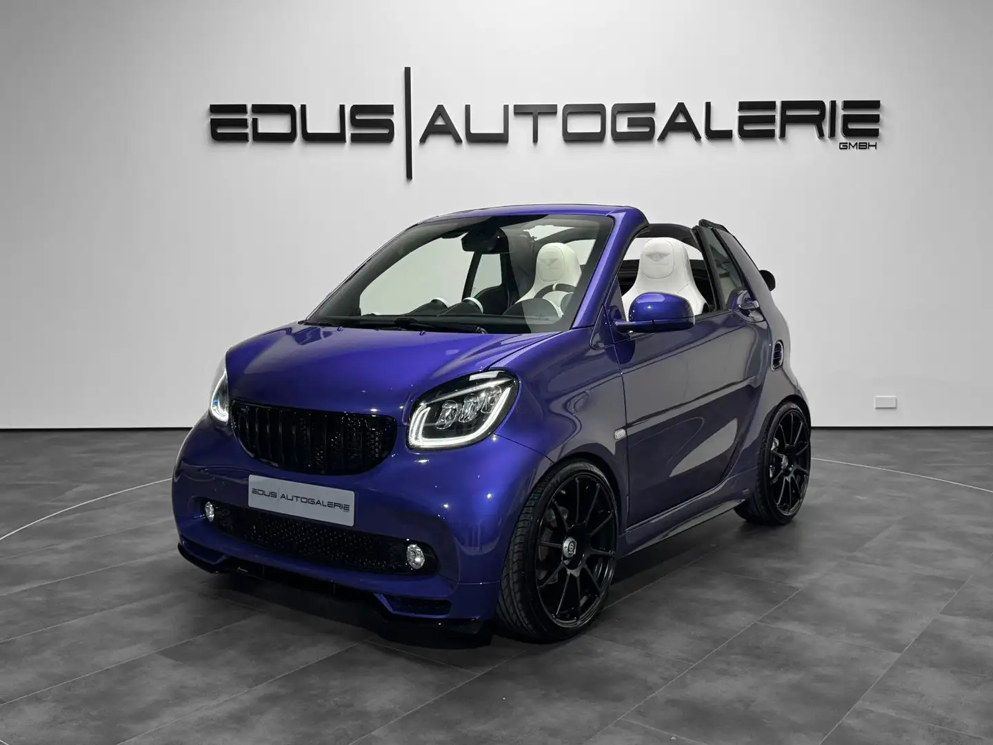 smart forTwo Fortwo Cabrio Brabus LED RFK JBL Violett - 1
