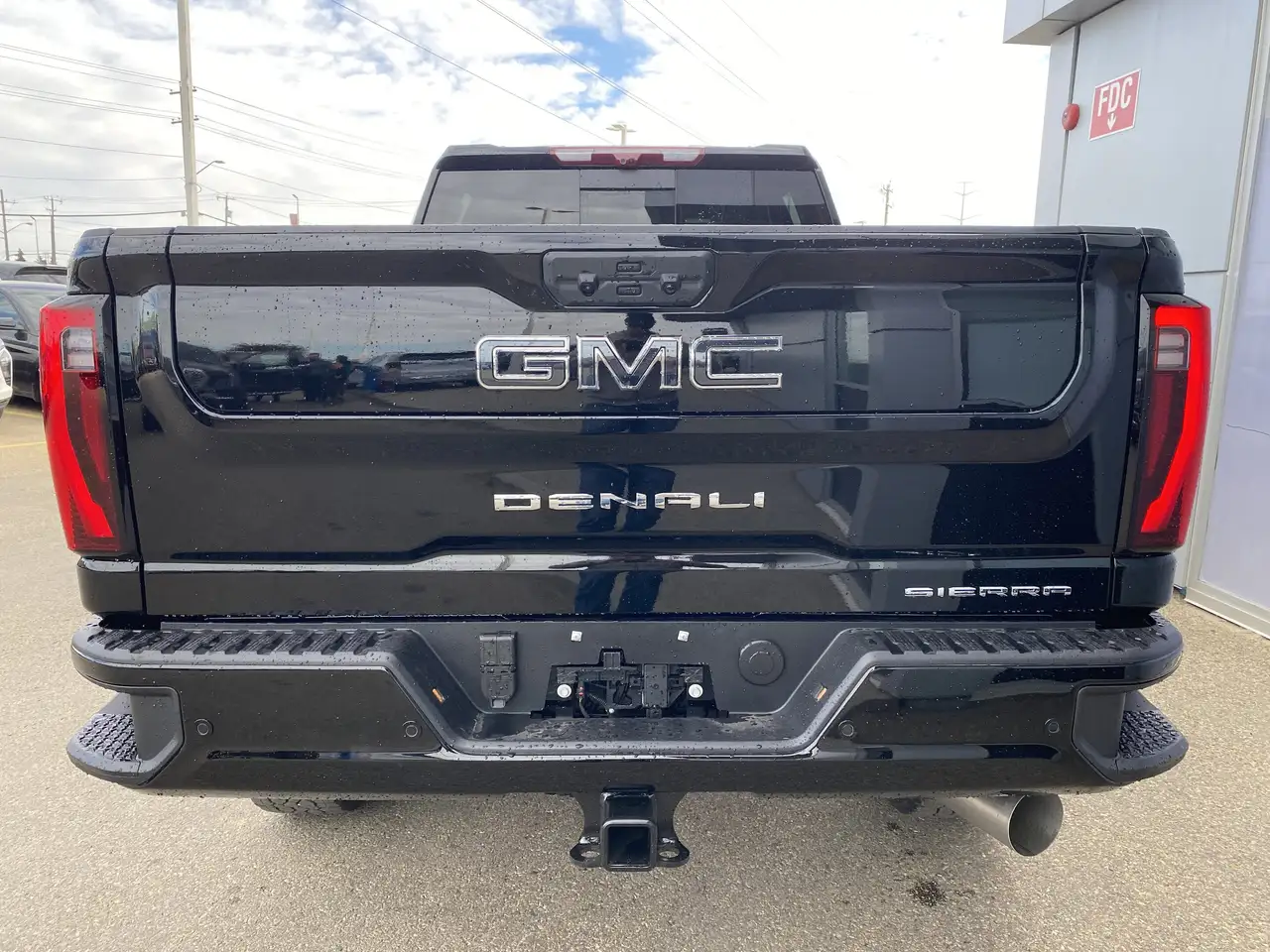 GMC Sierra 3500HD снимка GMC Sierra 3500HD