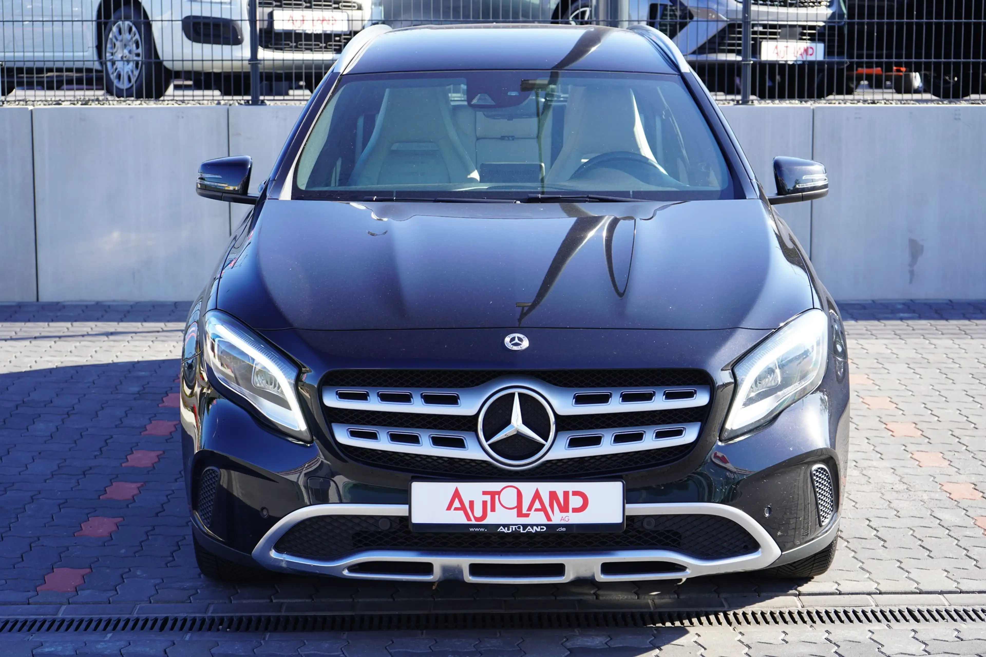 Mercedes-Benz GLA 180 LED Navi Tempomat Sitzheizung Teilleder — photo 6