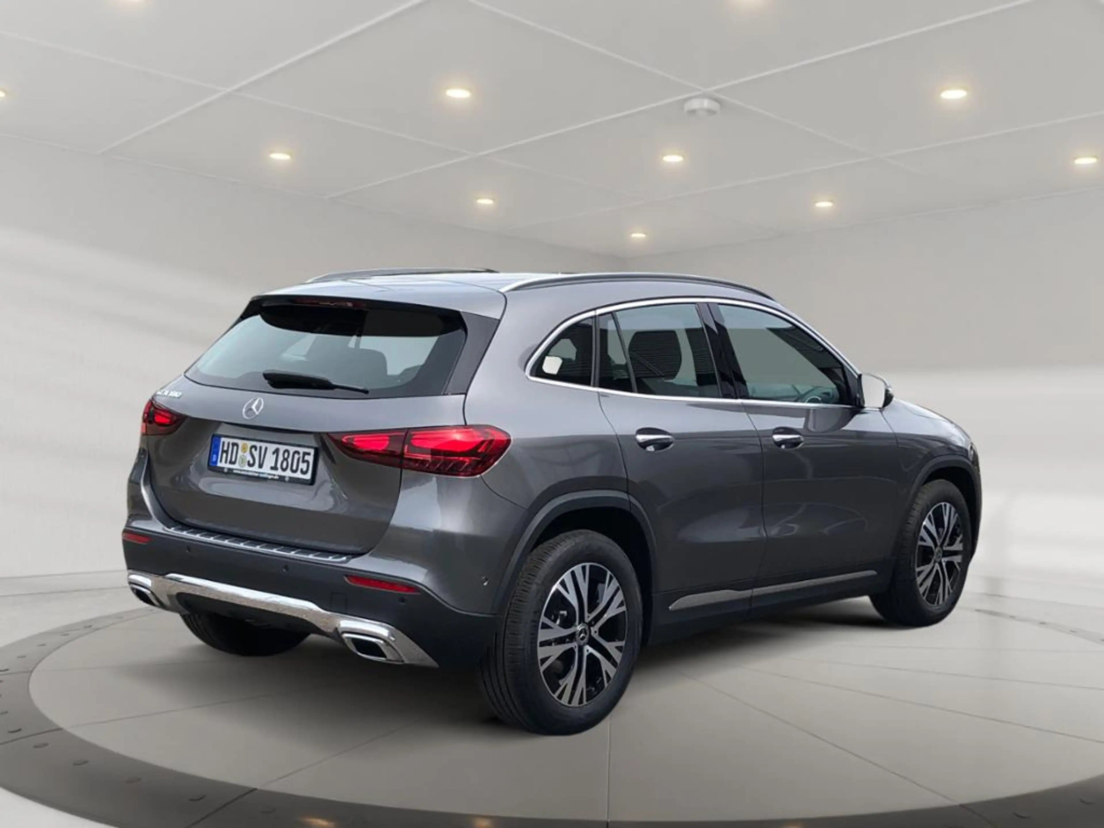 Mercedes-Benz GLA 180 MBUX+Progressive+Wide+Cam+LED+Navi+AUT — photo 4