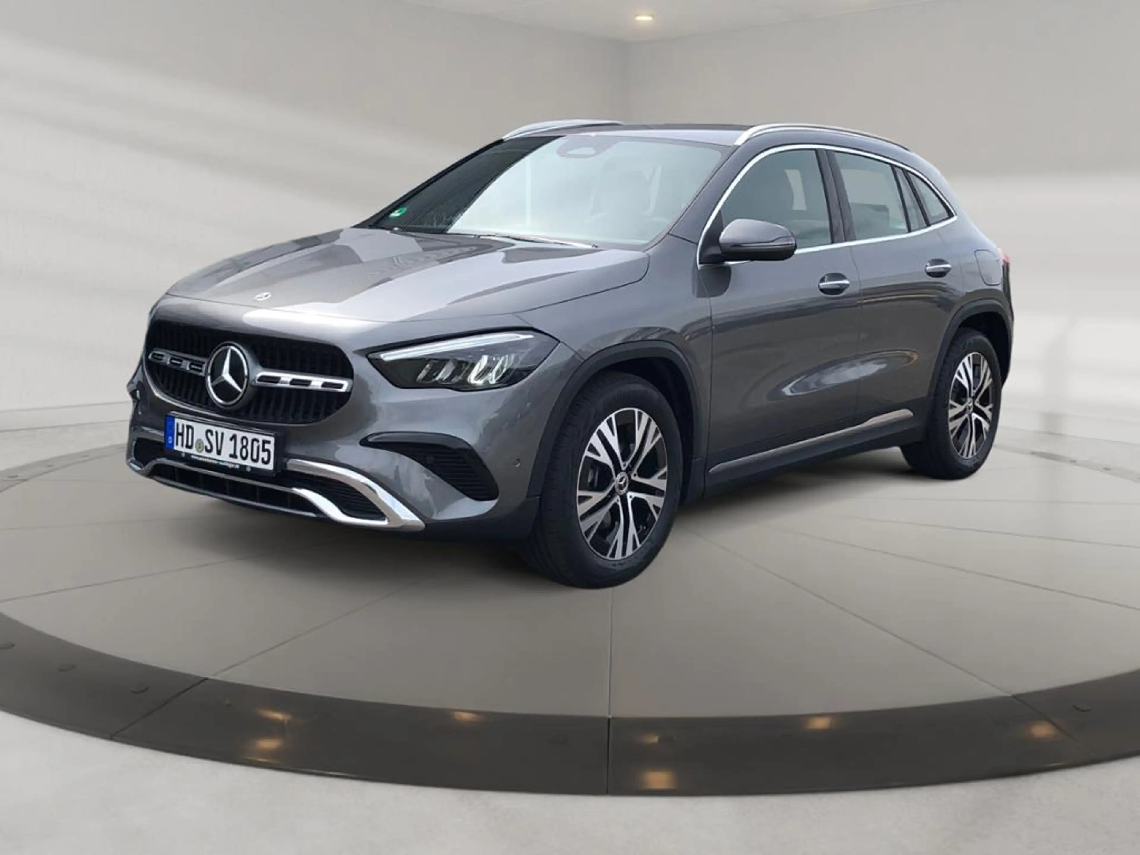 Mercedes-Benz GLA 180 MBUX+Progressive+Wide+Cam+LED+Navi+AUT — photo 2
