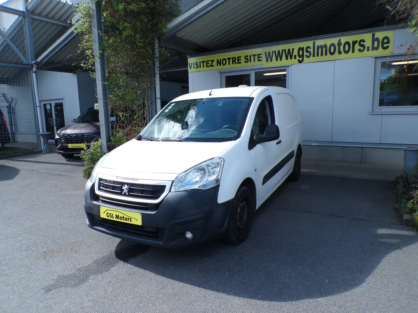 Peugeot Partner 1.6 HDi 75cv Blanche 3places 08/17 Airco Radio ESP - 1