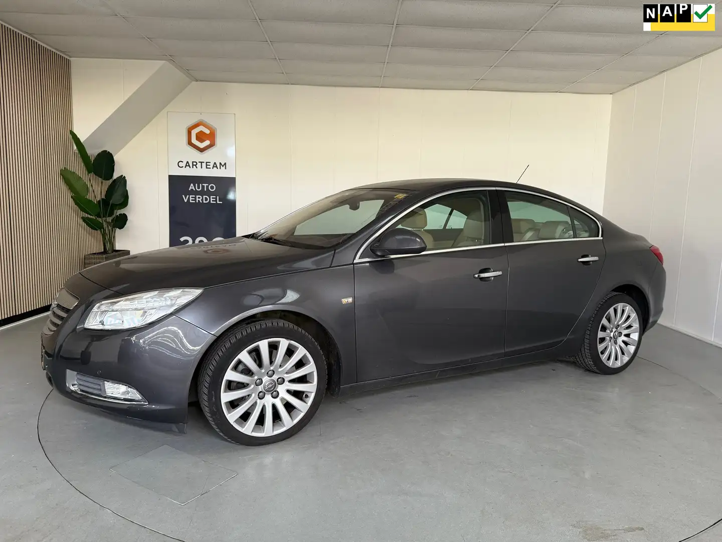 Opel Insignia 2.8 T Cosmo 4x4 Airco, Automaat, LMV, Cruise contr Grigio - 1