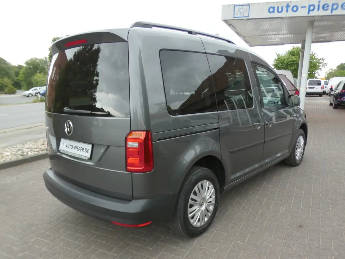 Volkswagen Caddy Trendline TDI ACC SHZ PDC Klima Rückfahrkamera Grau - 2