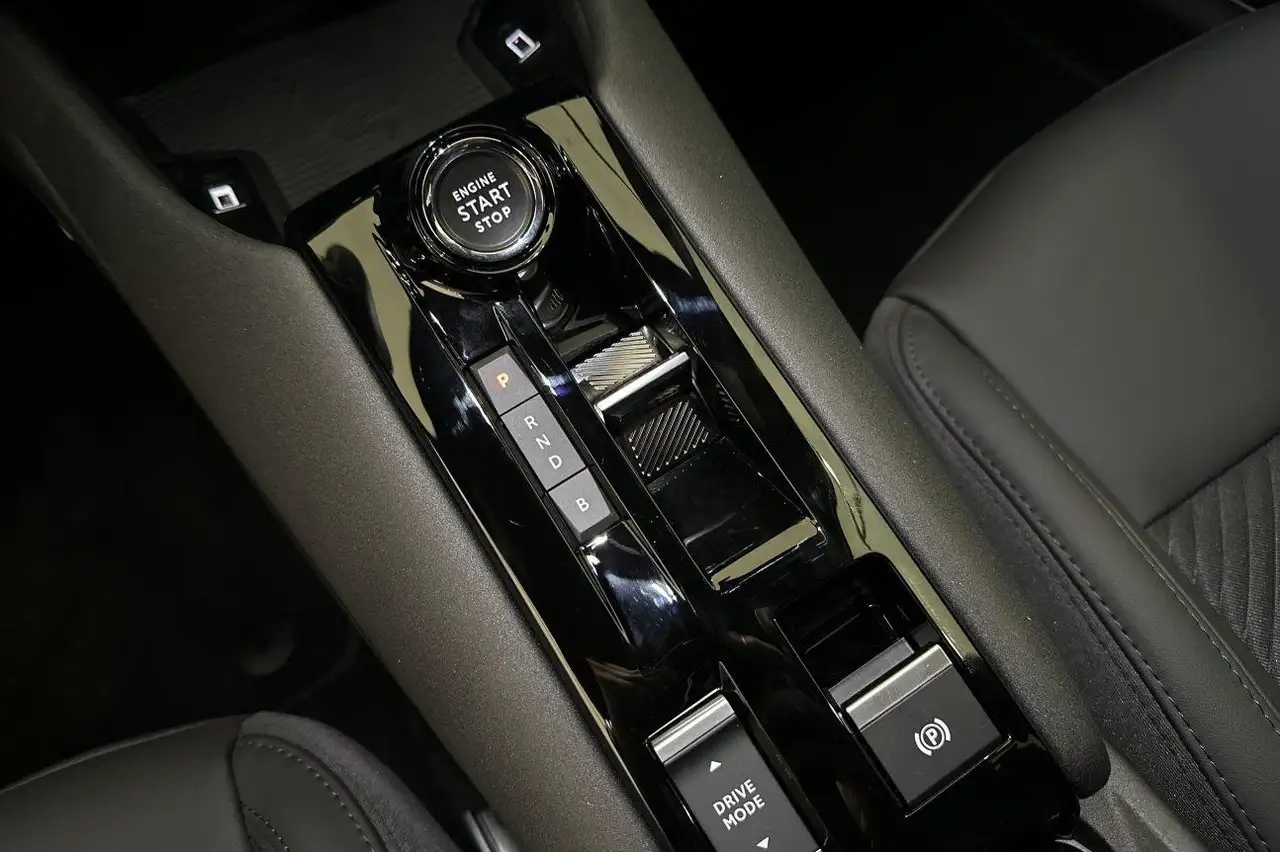 Alfa Romeo Junior 2025 — фото 16