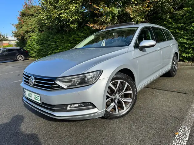 Volkswagen Passat Variant Passat SW 2.0 CR TDi Comfortline Euro6b Pano /Navi / Camera /