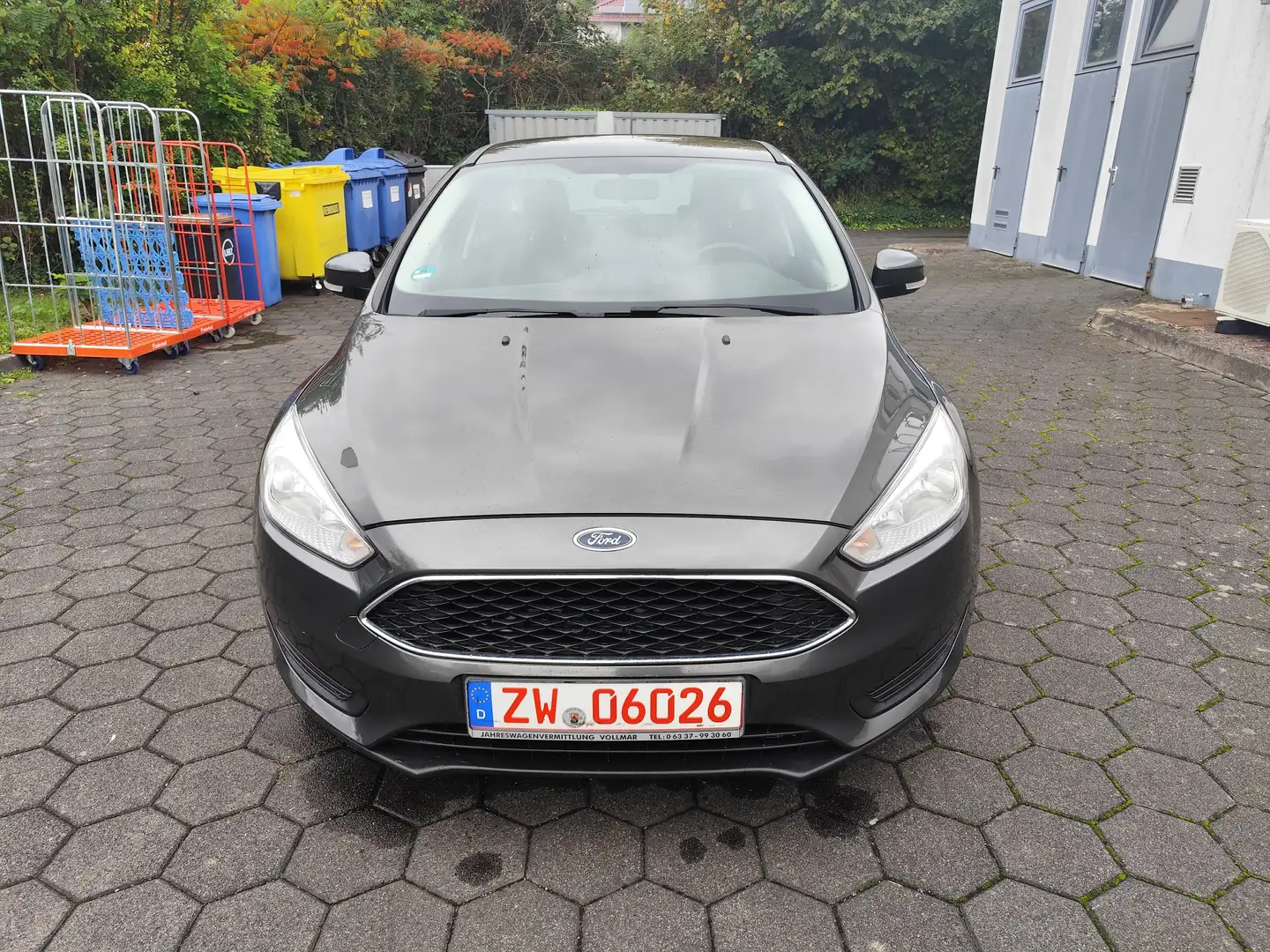 Ford Focus Trend Lenkradheizung Klima Isofix Sitzheizung Grau - 2
