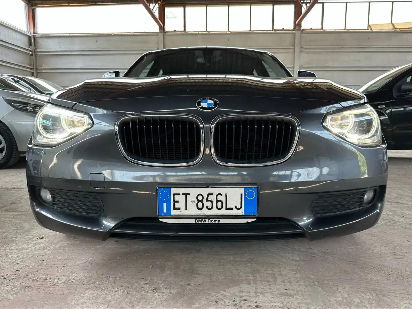 BMW 114 114d 5p Unique Gris - 2