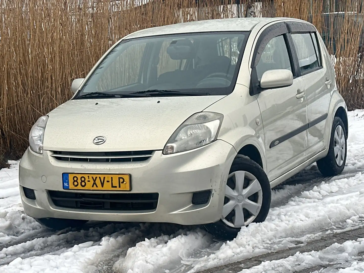 Daihatsu Sirion 2 1.3-16V Prestige Automaat - NIeuw Apk - Airco Beige - 1