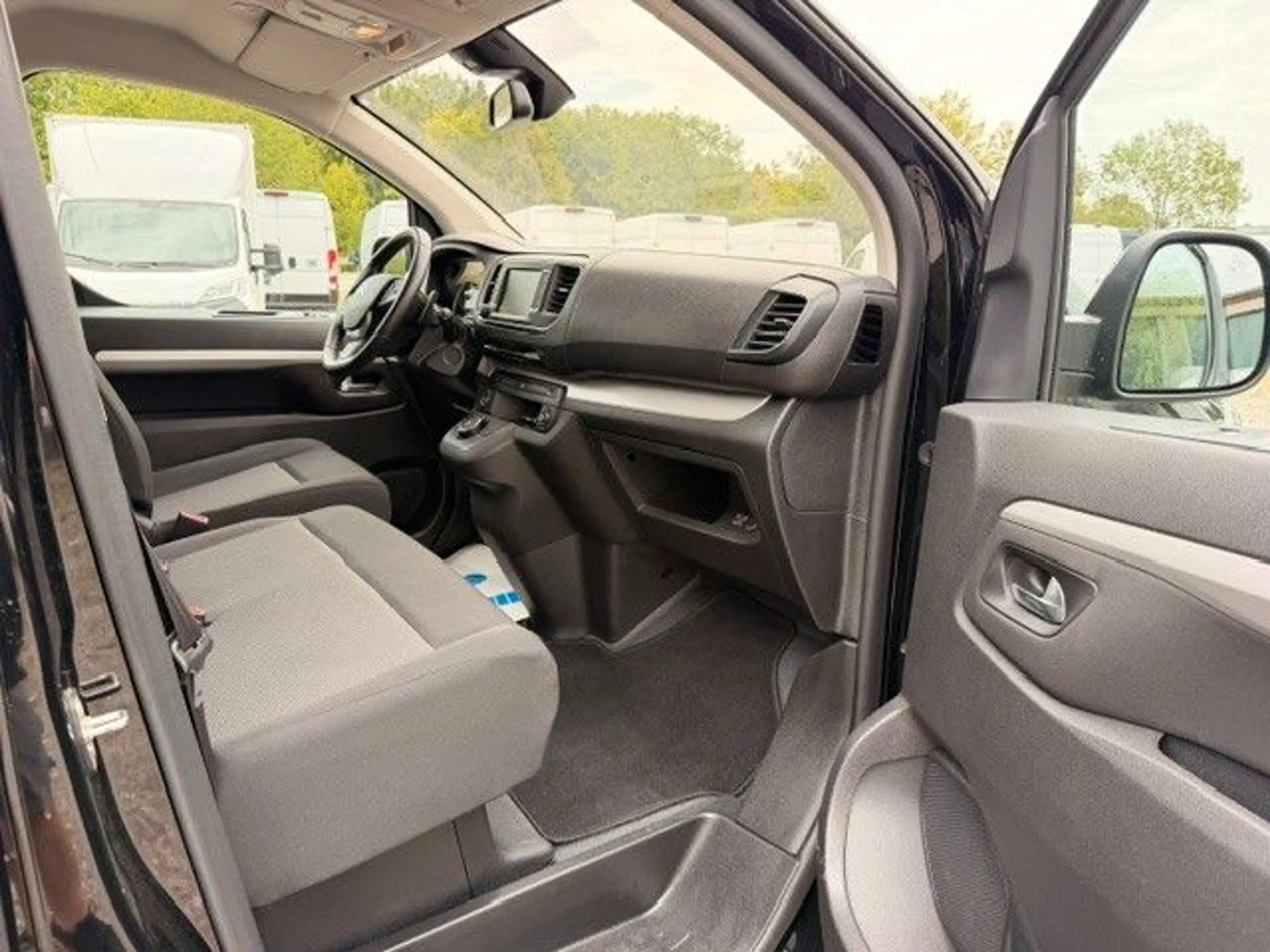 Citroen Spacetourer 2.0 BlueHDi 180 M XL EAT8 2xTür El — photo 15