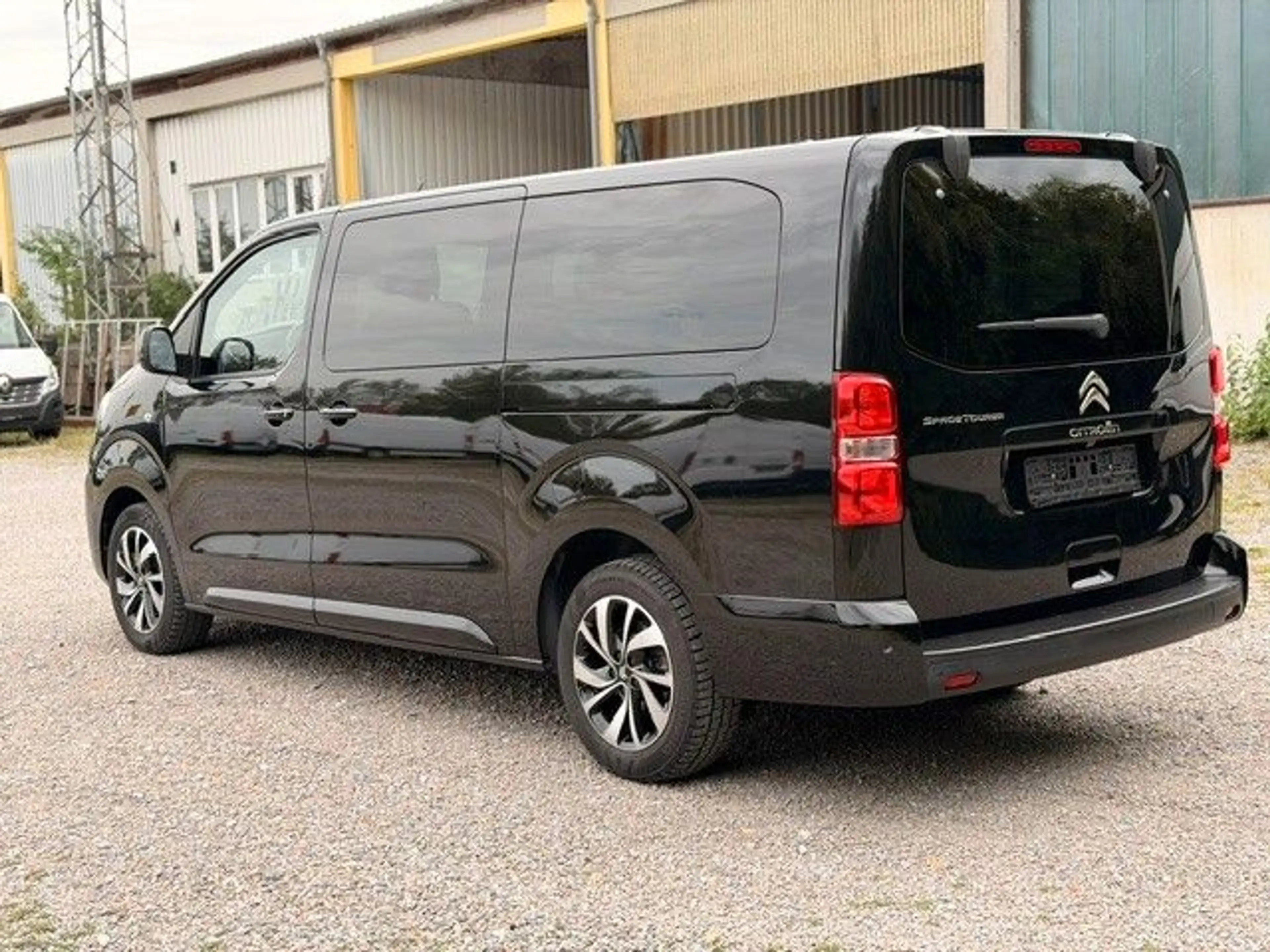 Citroen Spacetourer 2.0 BlueHDi 180 M XL EAT8 2xTür El — photo 4