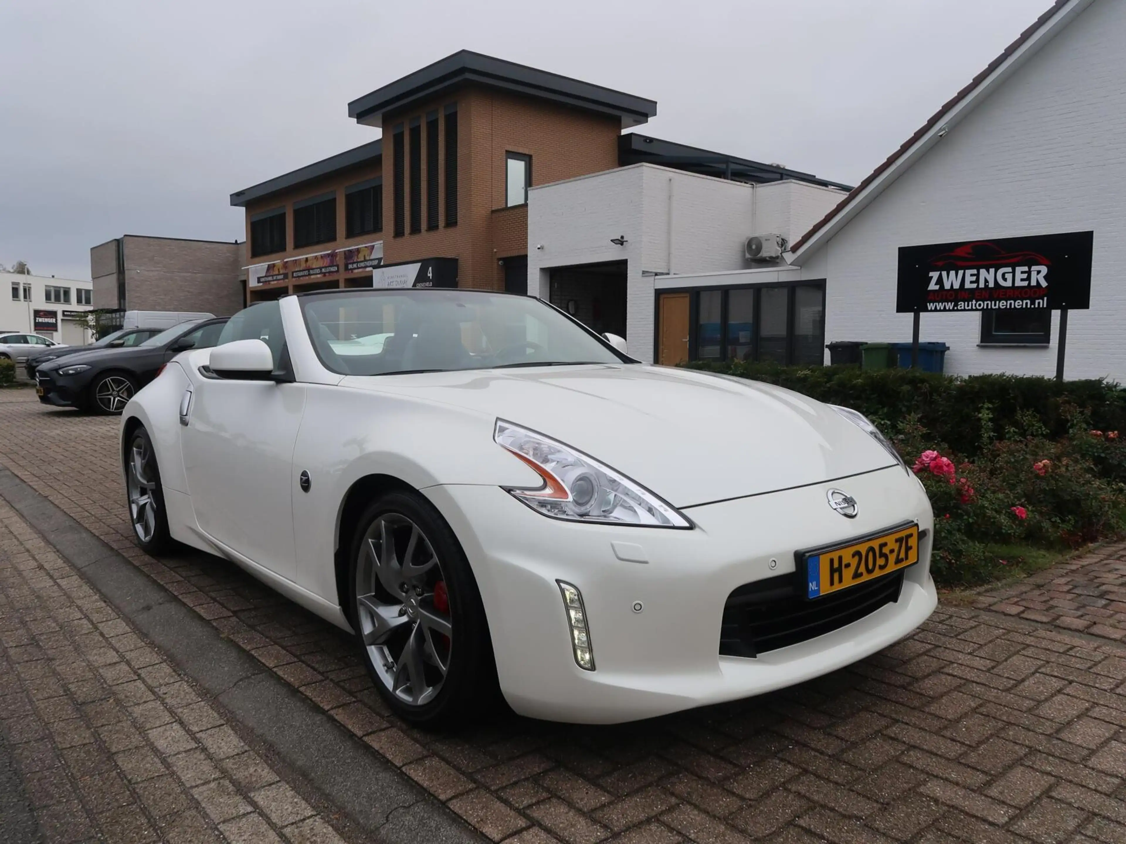 Nissan 370Z Roadster 3.7 V6 AUT F-1 FACELIFT|STOELKOELING|NAVI — photo 4