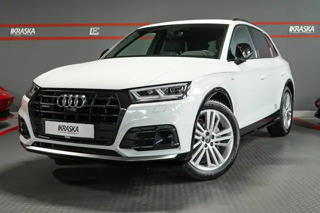 Audi Q5 view 2