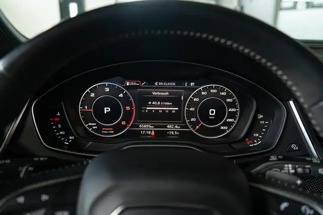 Audi Q5 view 20
