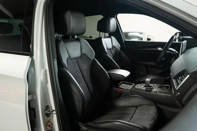 Audi Q5 view 17