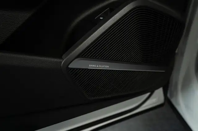 Audi Q5 view 13