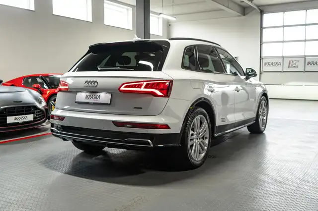 Audi Q5 view 6