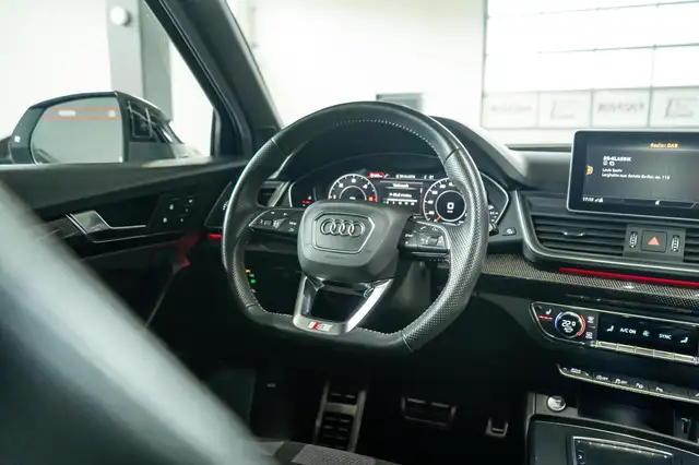 Audi Q5 view 24