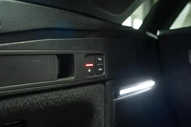 Audi Q5 view 9