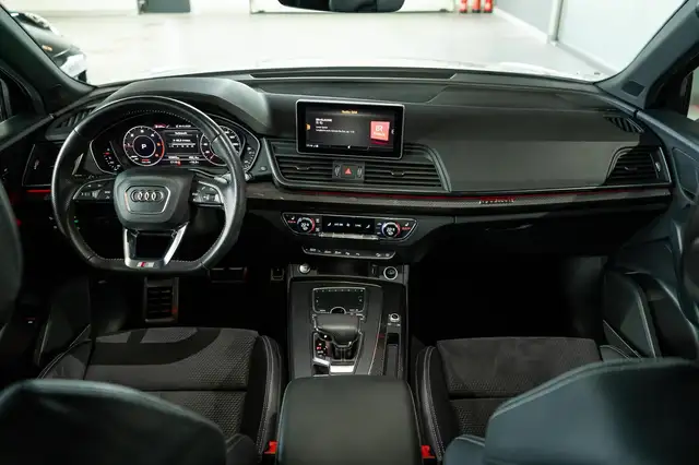 Audi Q5 view 25