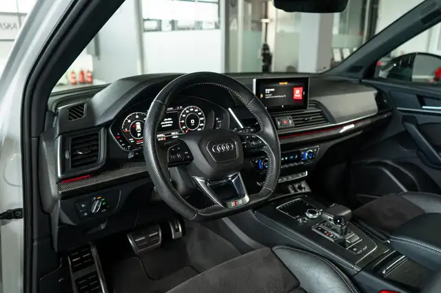 Audi Q5 view 14