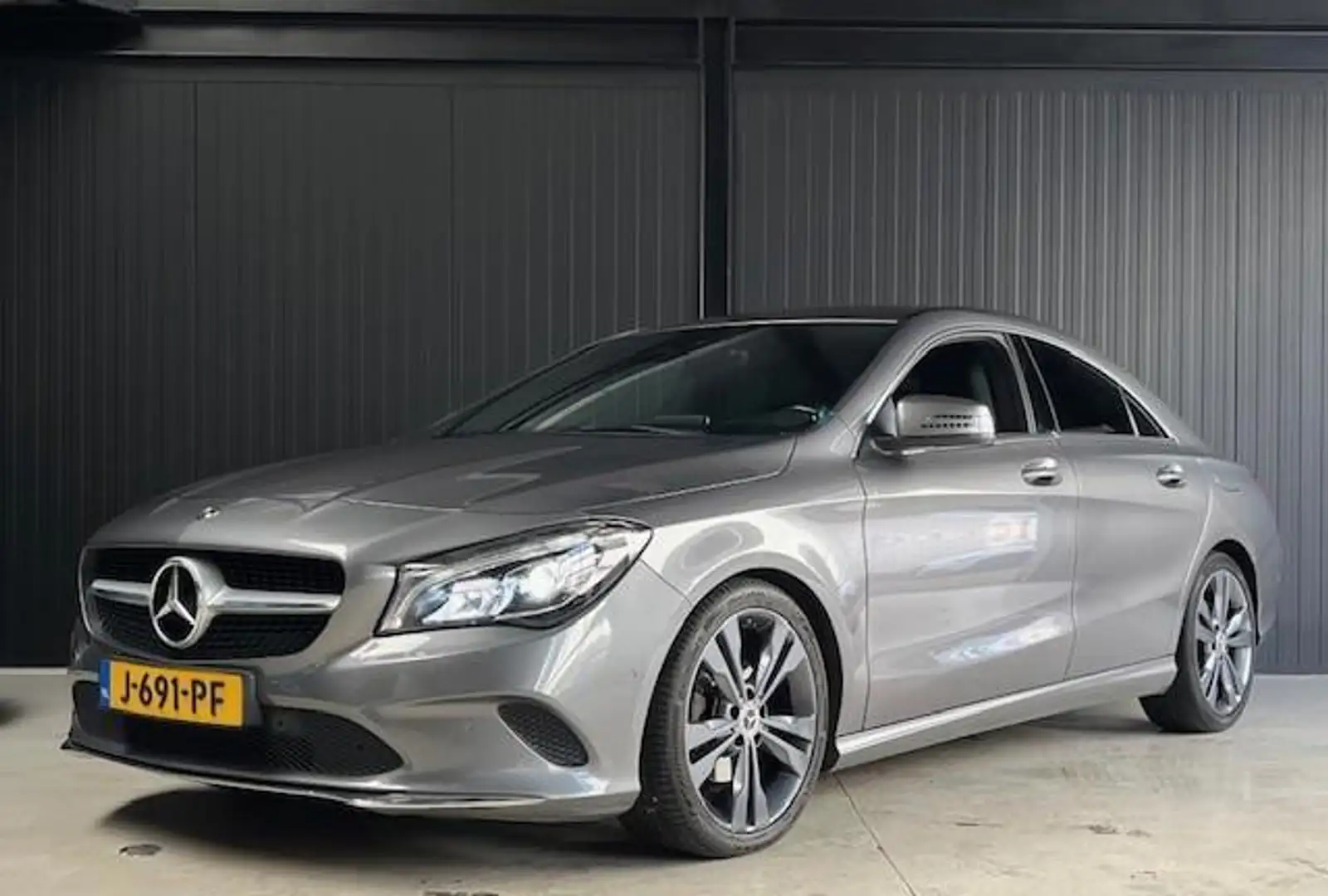 Mercedes-Benz CLA 180 Business Solution/Cruise control/Stoelverwarming/K Grijs - 1