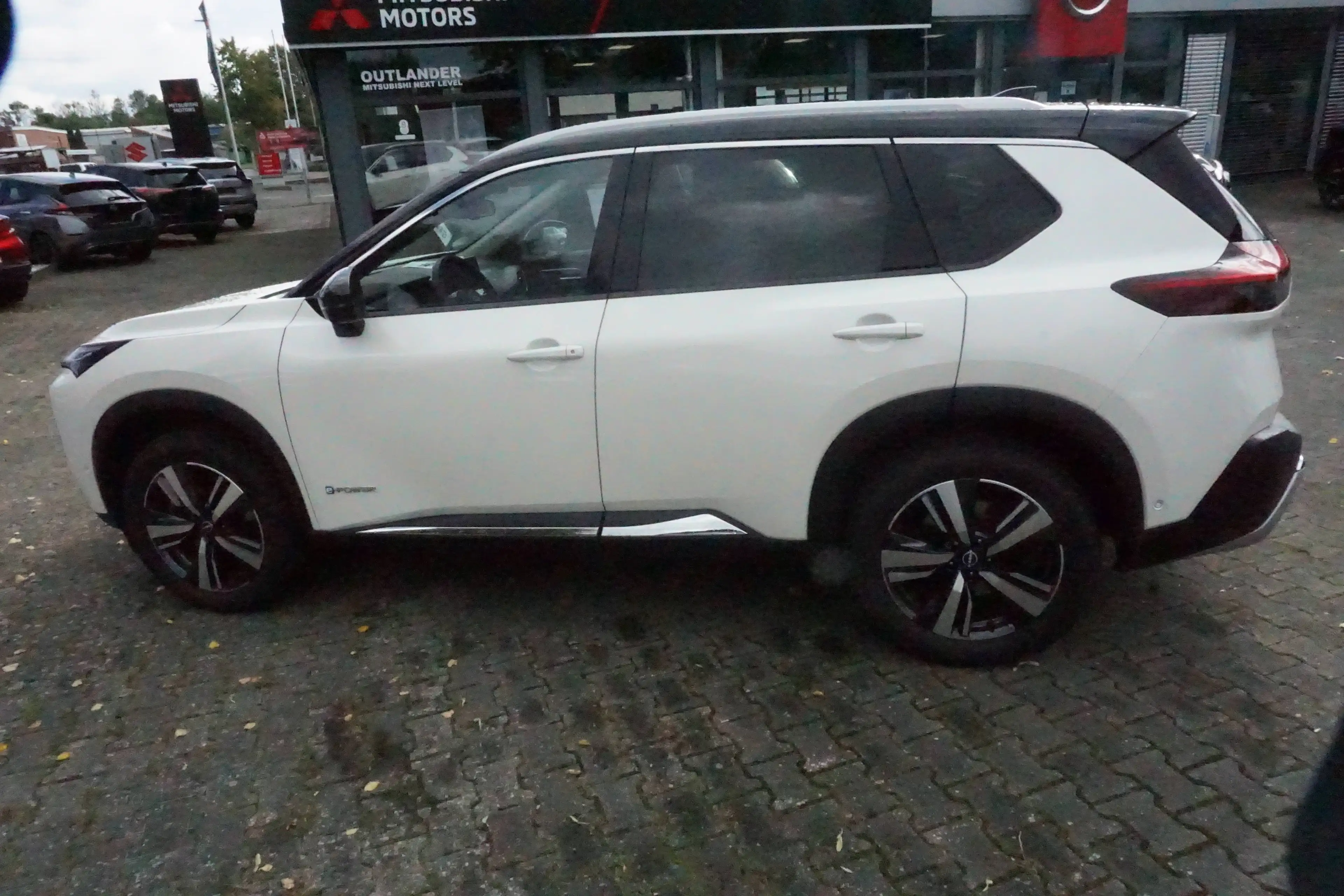 Nissan X-Trail e-Power e-4orce Tekna + *AHK*PGD*LEDER-MEMORY-SITZE* — photo 2
