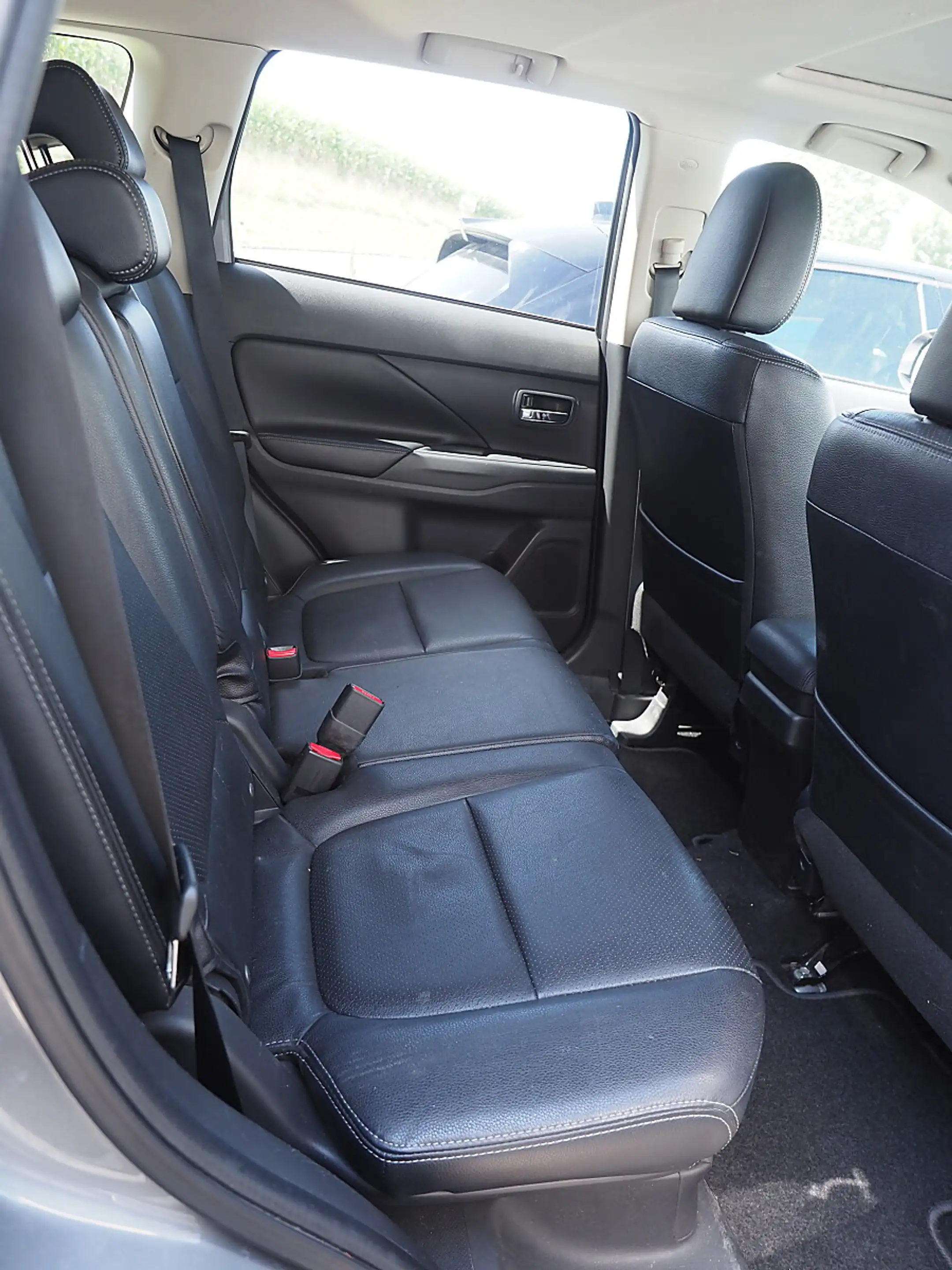 Mitsubishi Outlander 2,2 DI-D Instyle Aut. — photo 8
