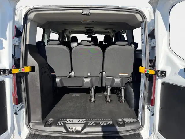 Ford Tourneo Custom view 11