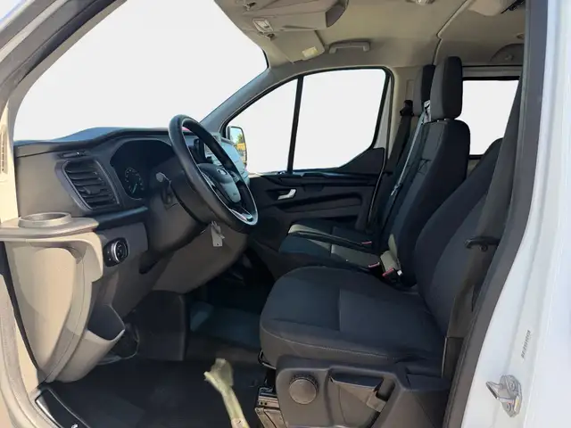 Ford Tourneo Custom view 8