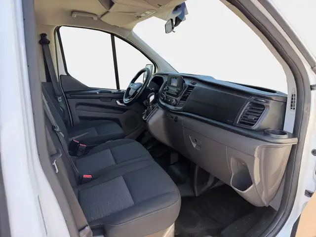 Ford Tourneo Custom view 13