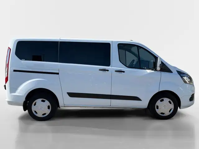 Ford Tourneo Custom view 6