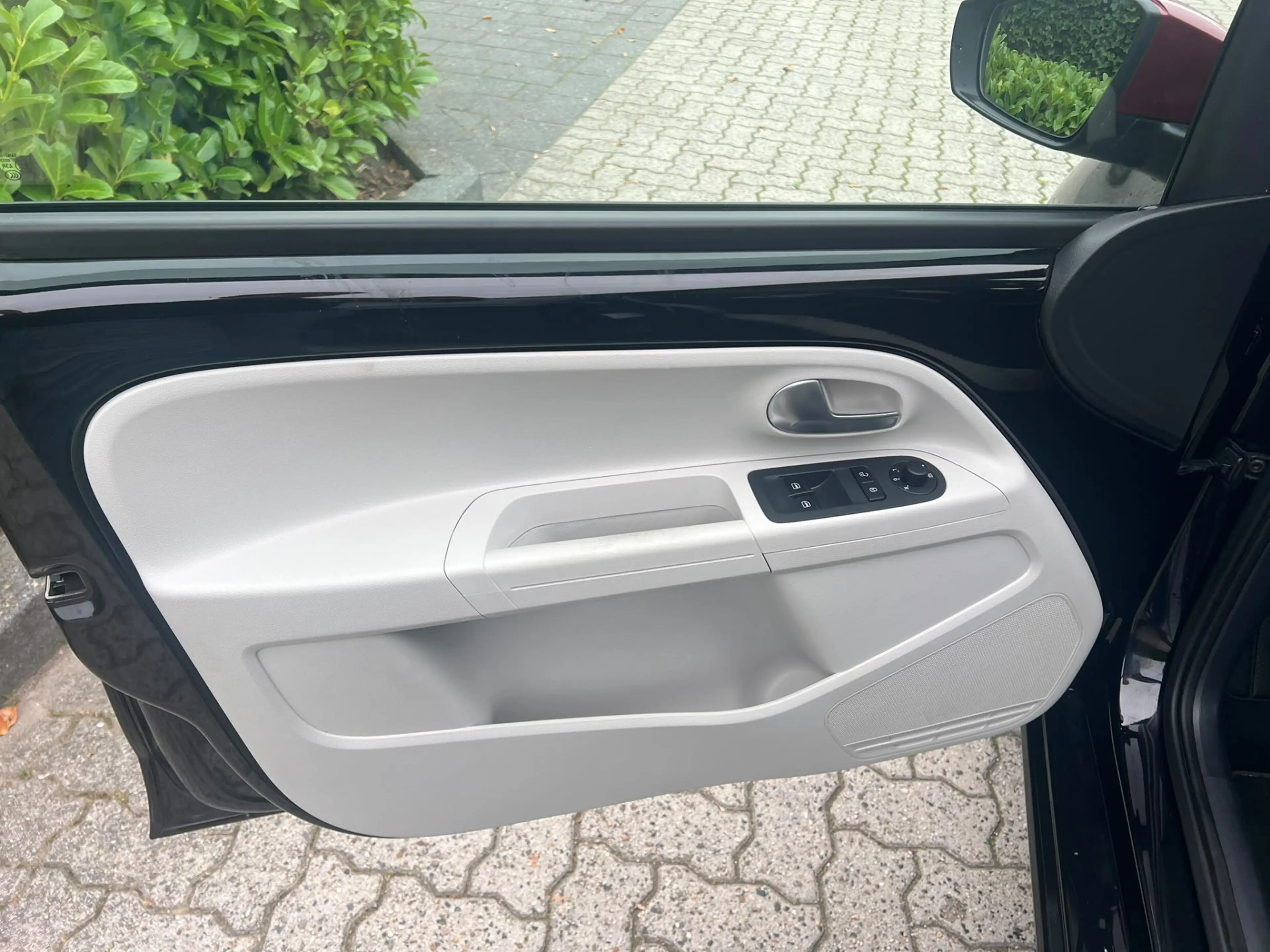 Volkswagen up! 1.0 TSI BMT high up! Special, pano, cruise, camera — photo 22