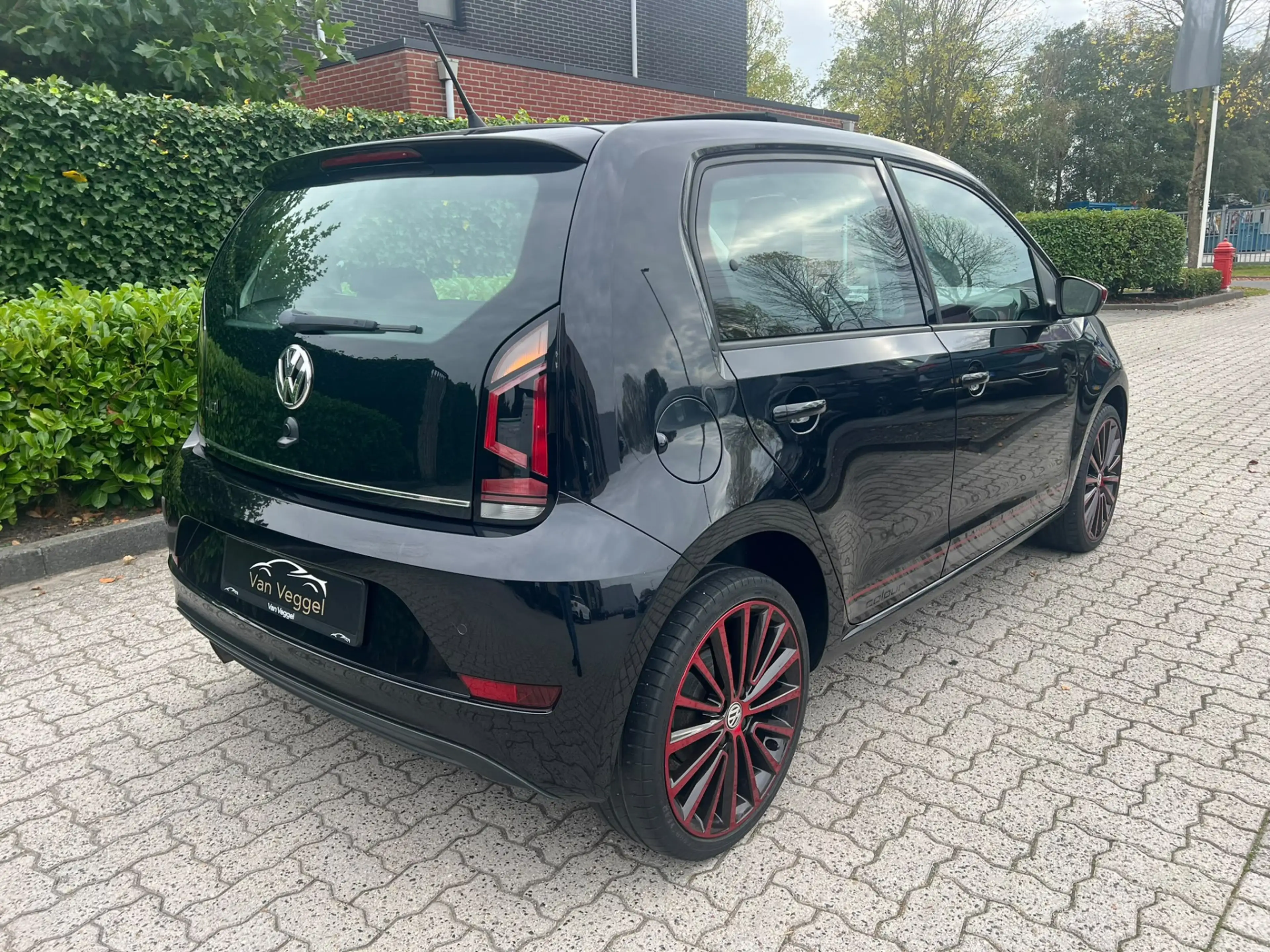 Volkswagen up! 1.0 TSI BMT high up! Special, pano, cruise, camera — photo 3