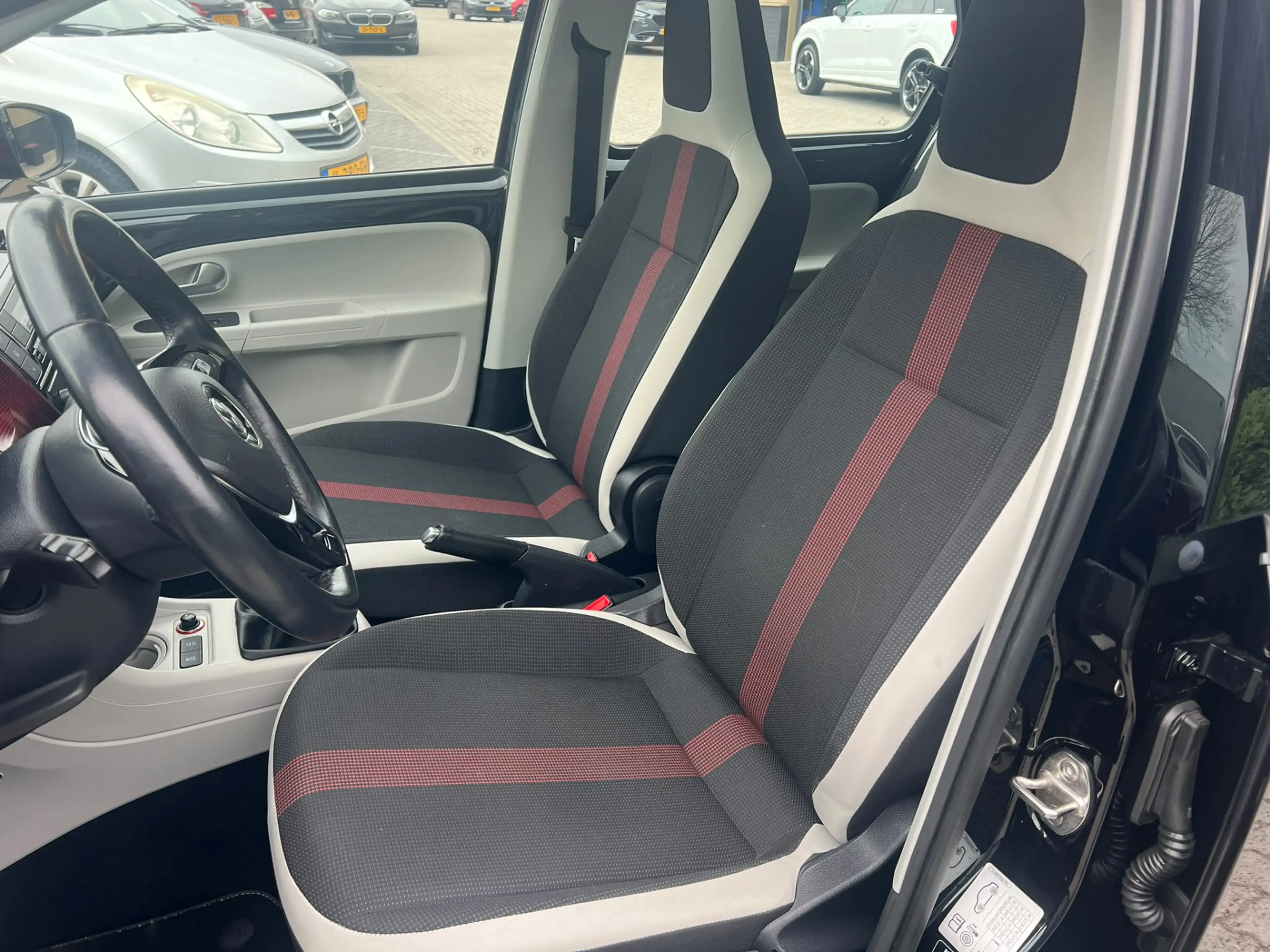 Volkswagen up! 1.0 TSI BMT high up! Special, pano, cruise, camera — photo 20