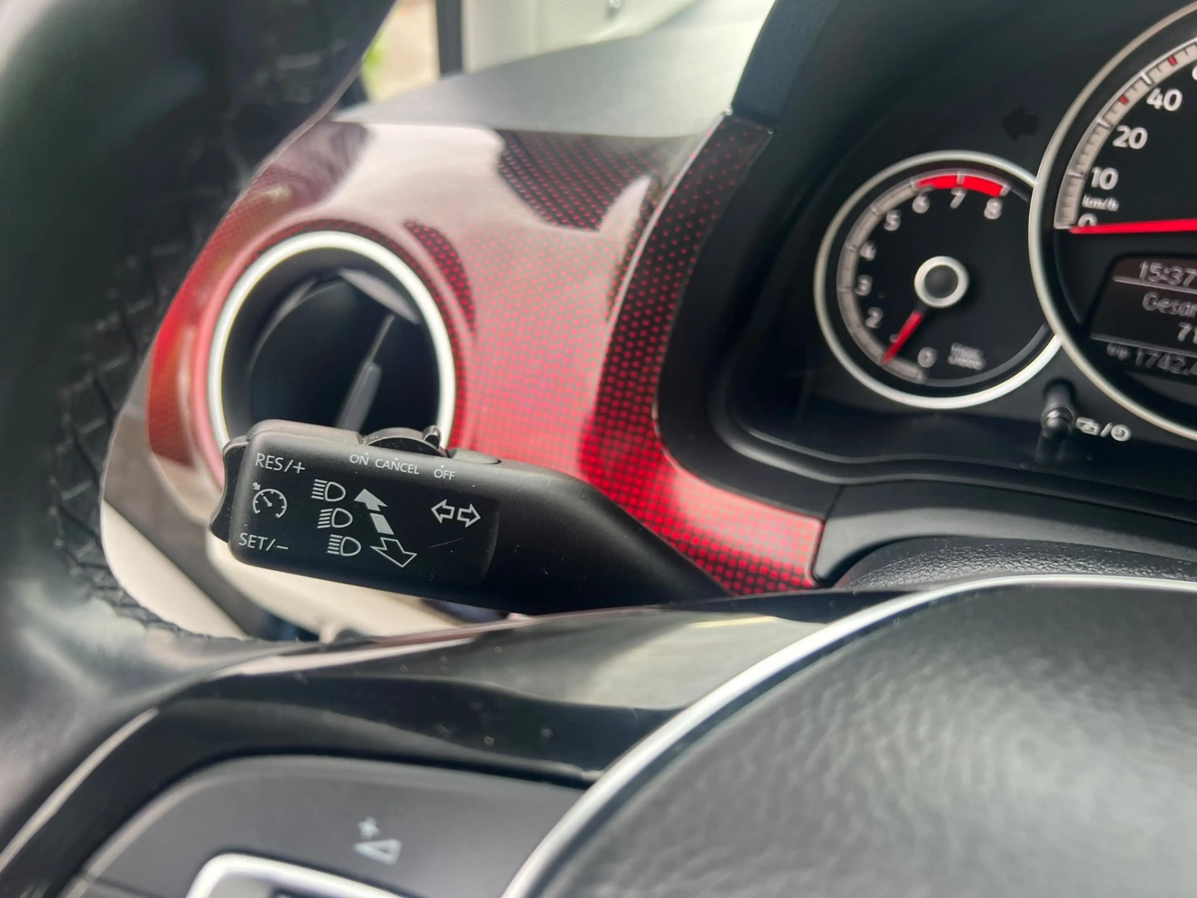 Volkswagen up! 1.0 TSI BMT high up! Special, pano, cruise, camera — photo 17