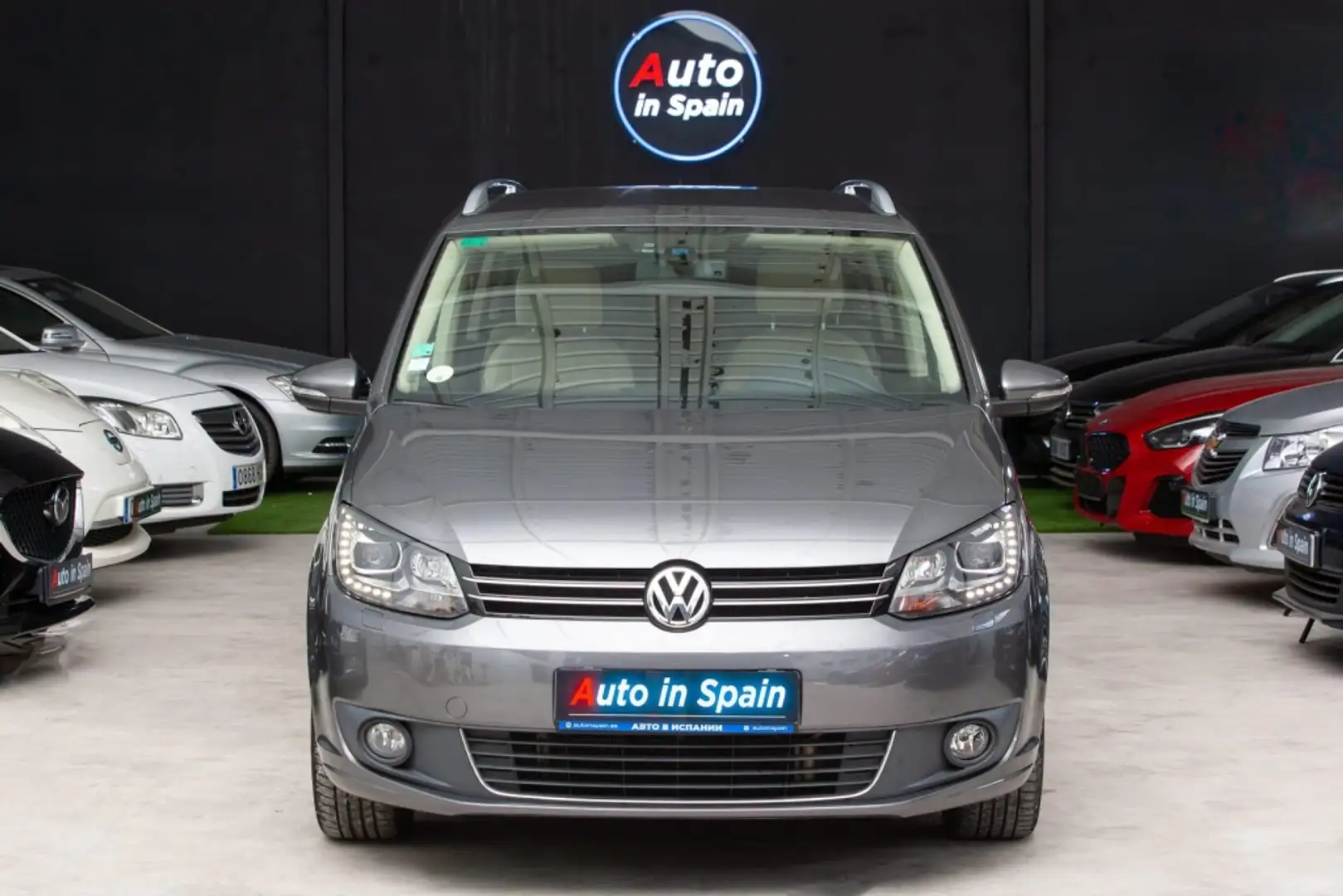 Volkswagen Touran 1.6TDI Advance DSG 105 Gris - 2