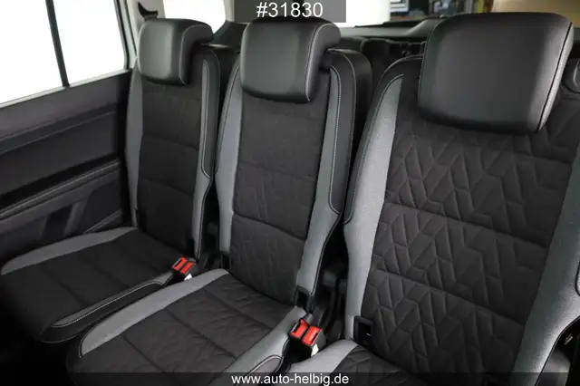 Volkswagen Touran view 13