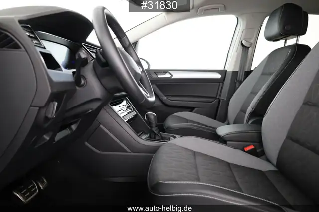 Volkswagen Touran view 12