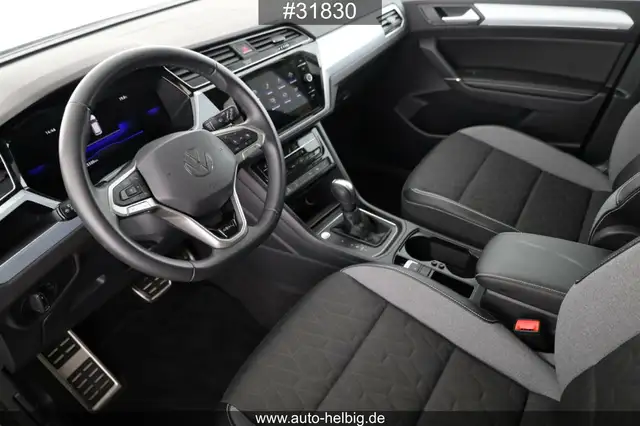 Volkswagen Touran view 10