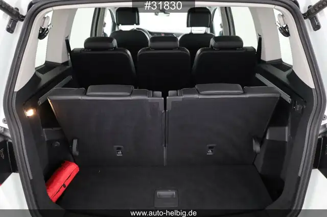 Volkswagen Touran view 16